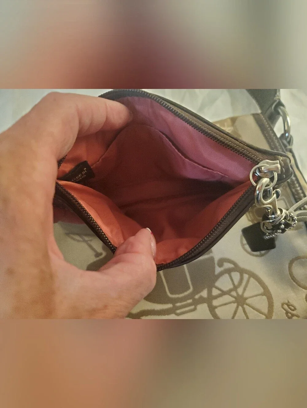 COACH VINTAGE HORSE & CARRIAGE FLAP SHOULDER BAG IN PERFECT LIKE NEW CONDITION!!